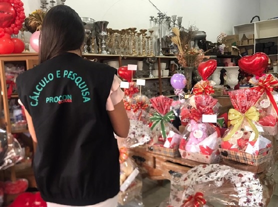 Variação de até 240% no preço de presentes para Dia dos Namorados