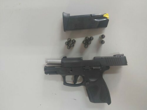 Homem é preso suspeito de disparar arma de fogo em galpão