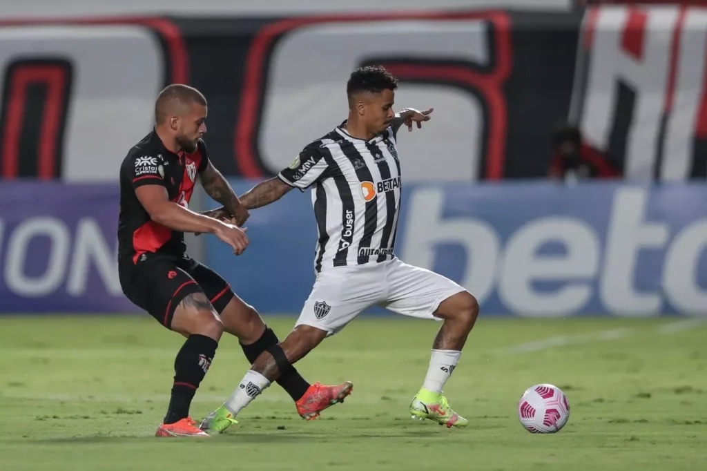 Duelo de Atléticos: O goiano recebe o mineiro