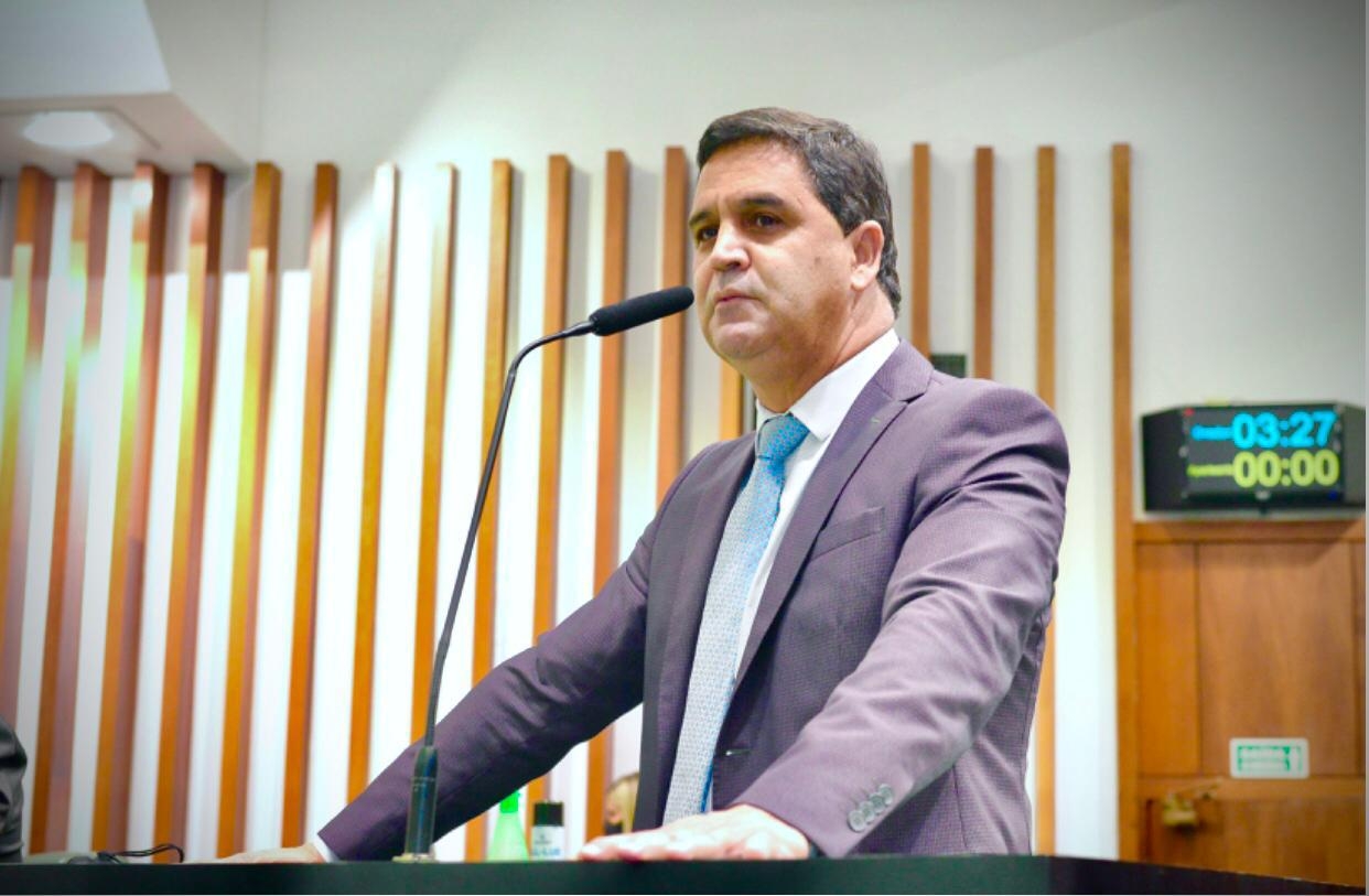 Wilde Cambão propõe Programa Estadual com Arte Terapia e Musicoterapia para pessoas com Síndrome de Down
