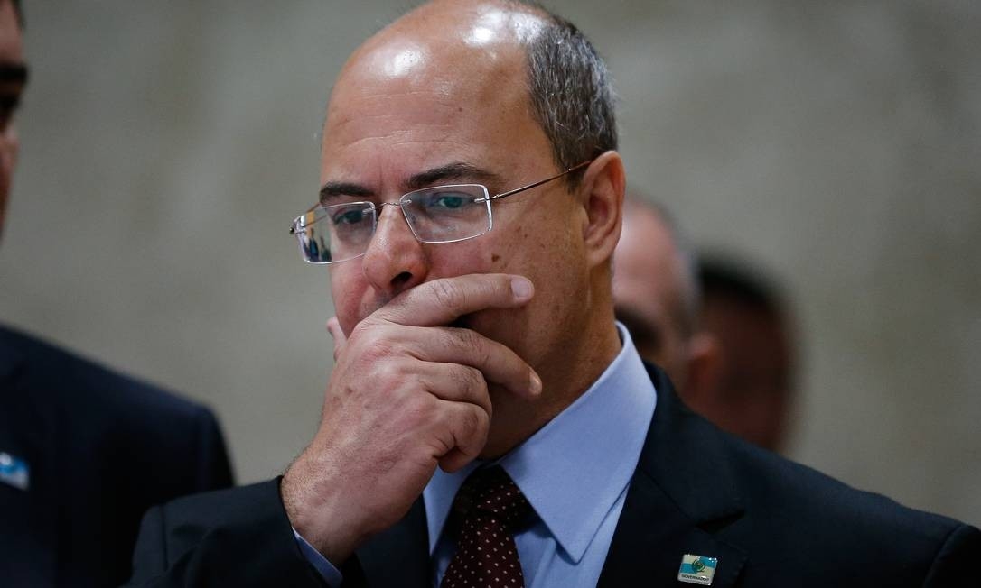 PF faz buscas na casa de Wilson Witzel