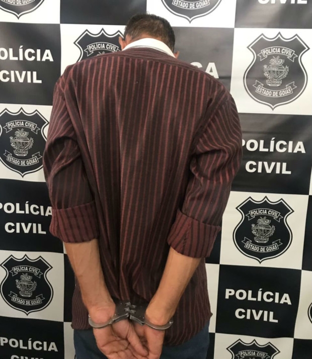 Homem é preso suspeito de compartilhar vídeos pornográficos infantis, em Caldas Novas