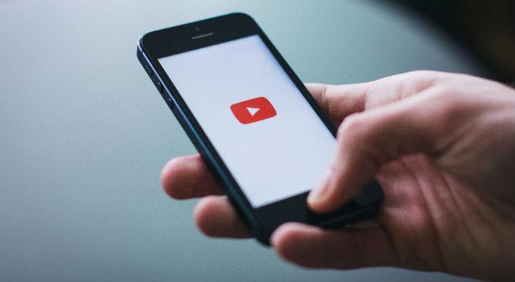 YouTube apaga mais de 150 mil vídeos de crianças que tinham comentários pedófilos