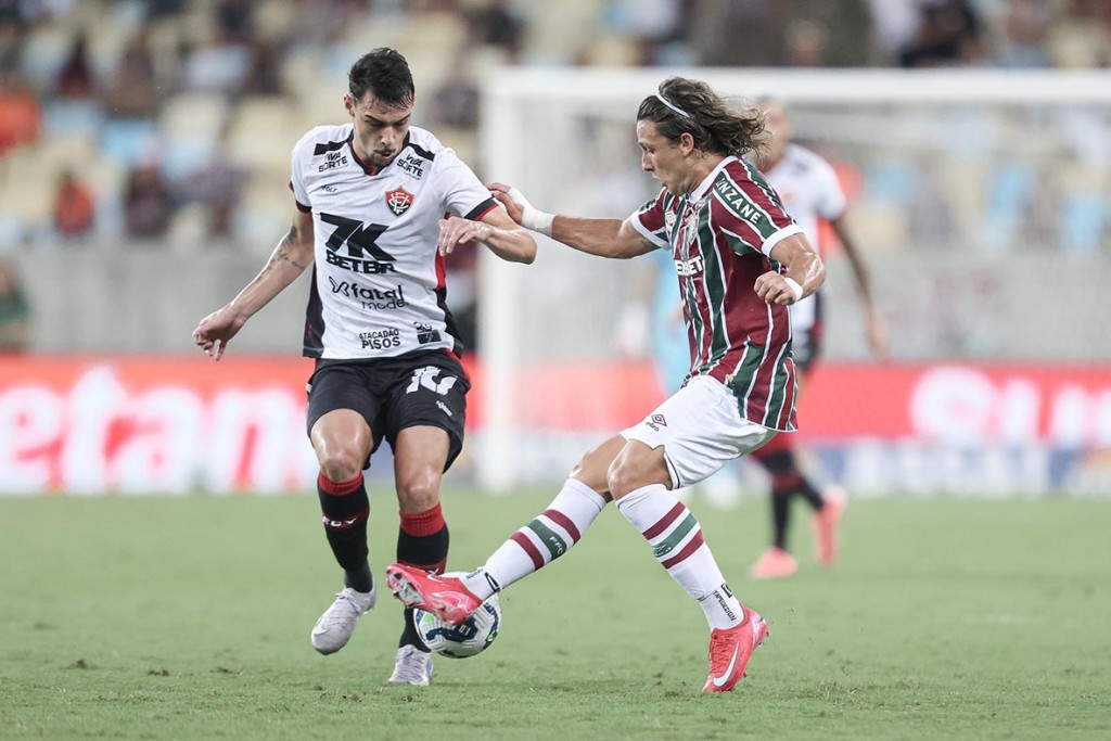 Fluminense e Vitória empatam em jogo emocionante