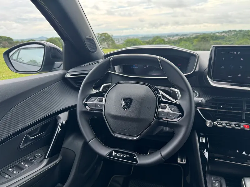 Teste: Peugeot 2008 2025 estabelece um novo momento para a marca no Brasil