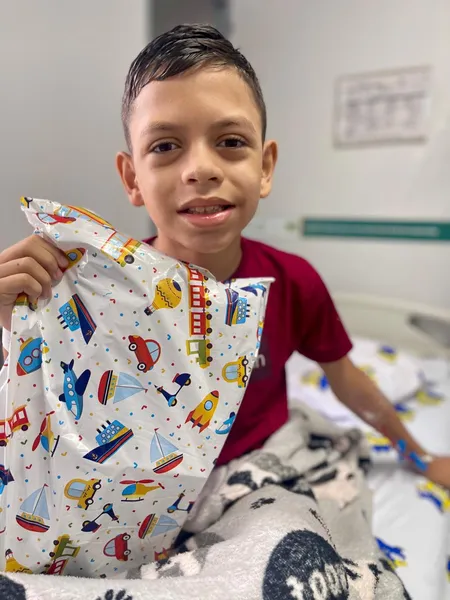 Heja celebra Natal com decoração, presentes e humanização do atendimento