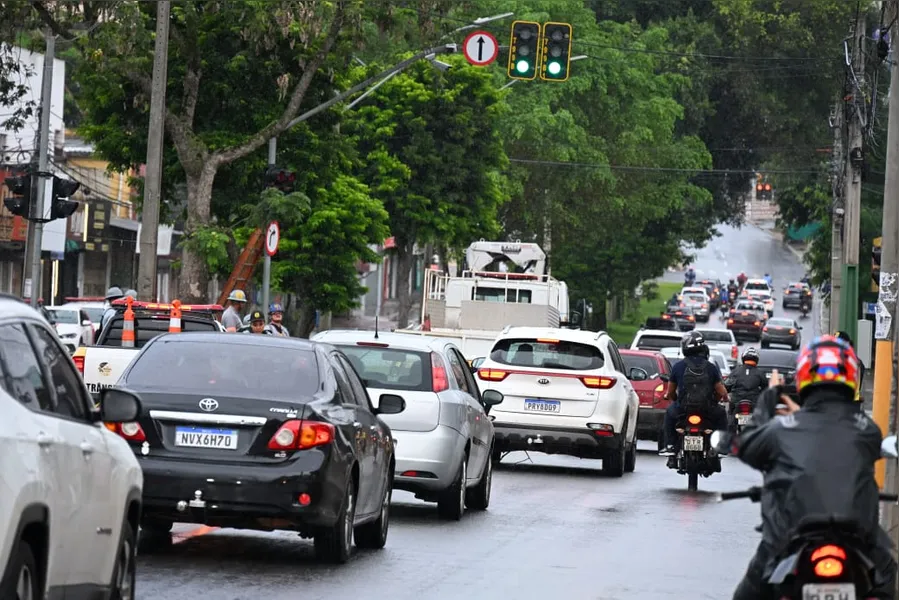 Prefeito Sandro Mabel lança Programa de Desobstrução de Vias Arteriais com corredor piloto na Avenida Jamel Cecílio