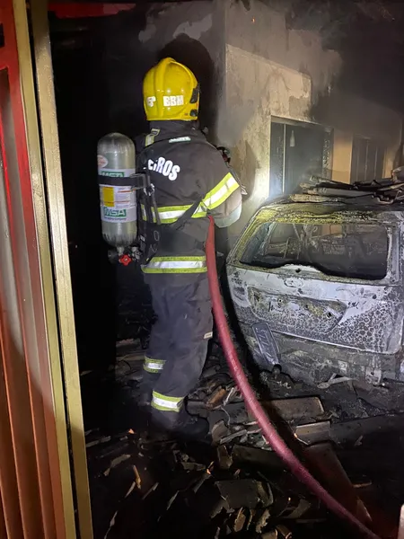 Incêndio destroí casa em Claudiánapolis