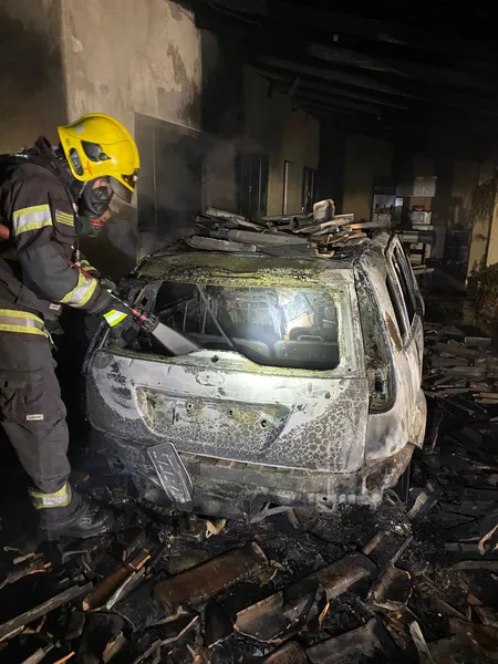 Incêndio destroí casa em Claudiánapolis