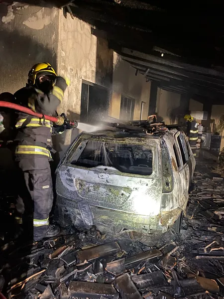 Incêndio destroí casa em Claudiánapolis