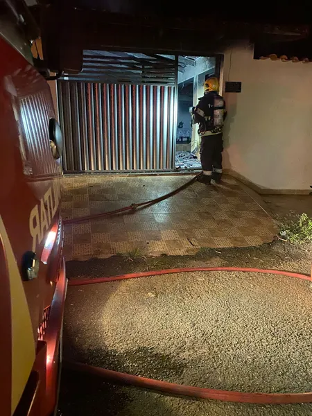 Incêndio destroí casa em Claudiánapolis