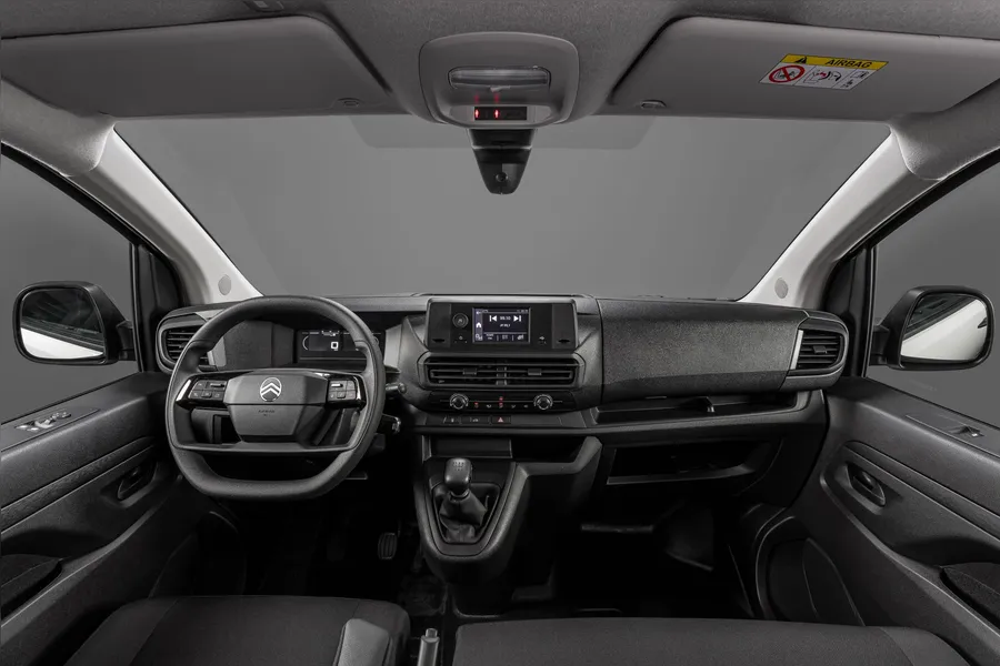 Citroën Jumpy 2025 fica mais potente e econômico com o novo motor turbodiesel