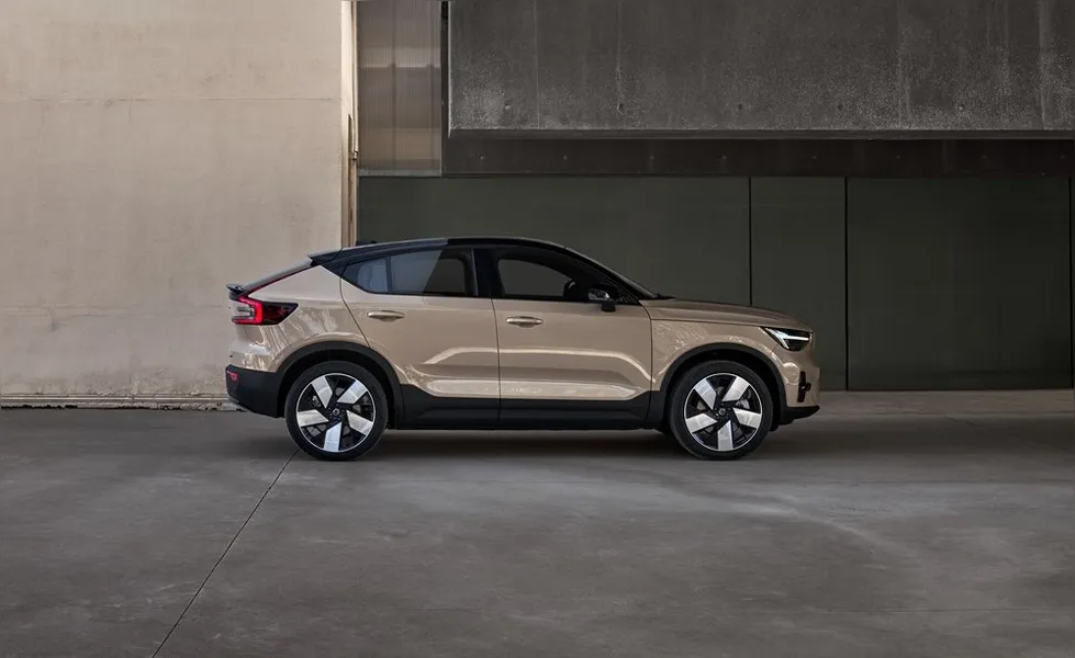 Volvo C40 e XC40 trocam de nome e passam a se chamar EC40 e EX40