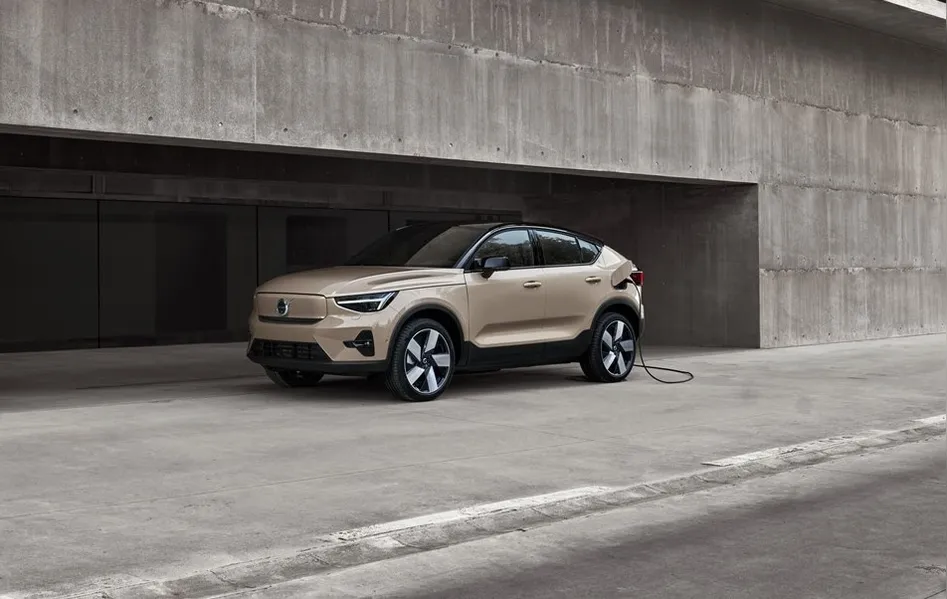 Volvo C40 e XC40 trocam de nome e passam a se chamar EC40 e EX40