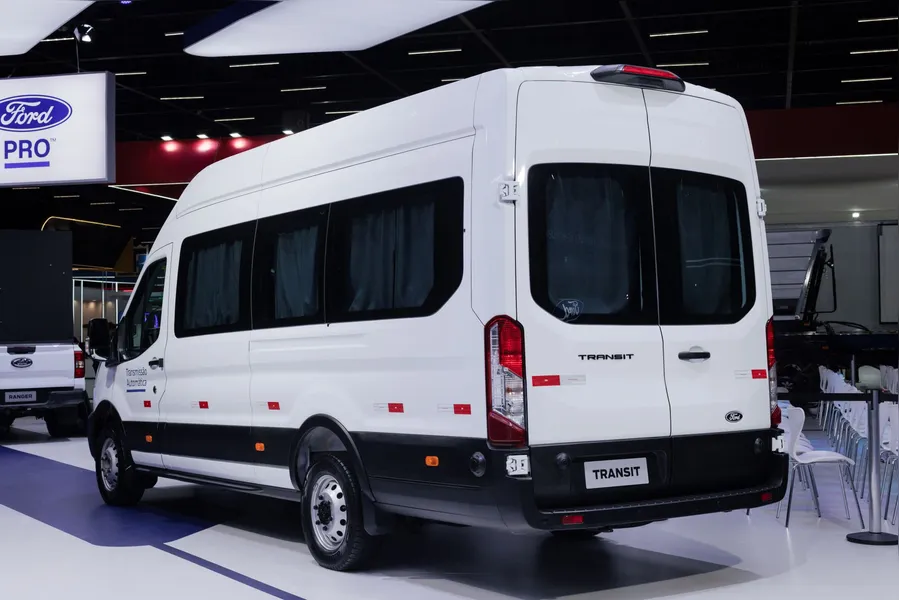 Ford lança a Transit 2026 mais tecnológica, com novas versões e preços a partir de R$ 282.900