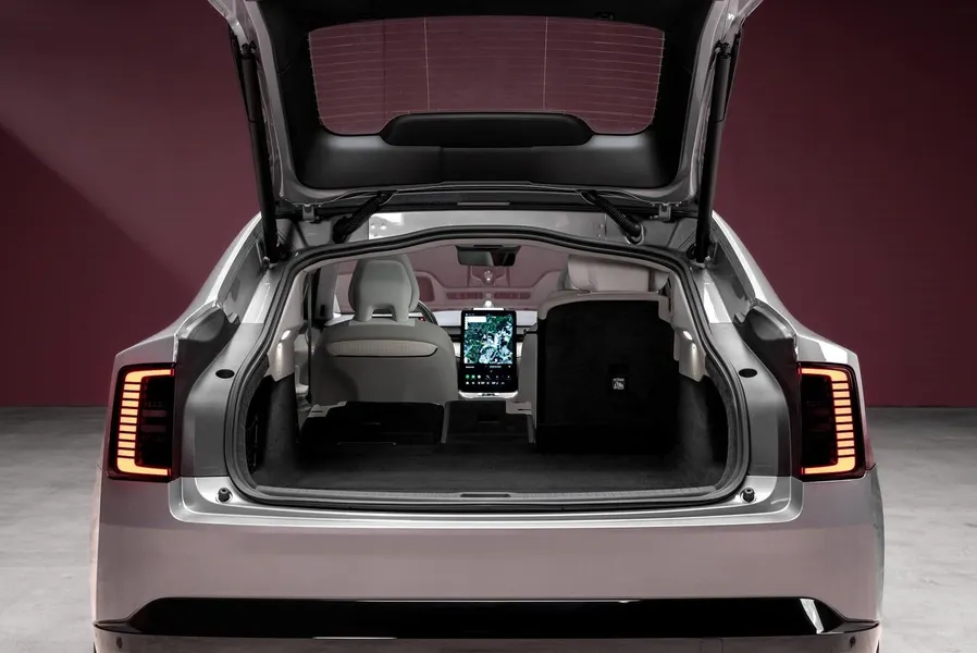 Novo Volvo ES90 chega ao Brasil em 2026 oferecendo 700 km de autonomia