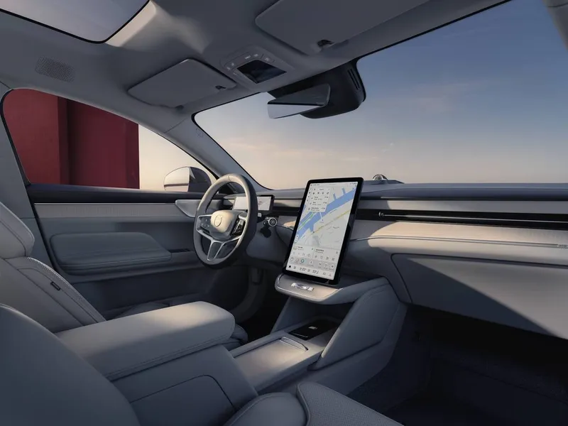 Novo Volvo ES90 chega ao Brasil em 2026 oferecendo 700 km de autonomia