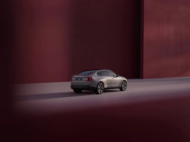 Novo Volvo ES90 chega ao Brasil em 2026 oferecendo 700 km de autonomia