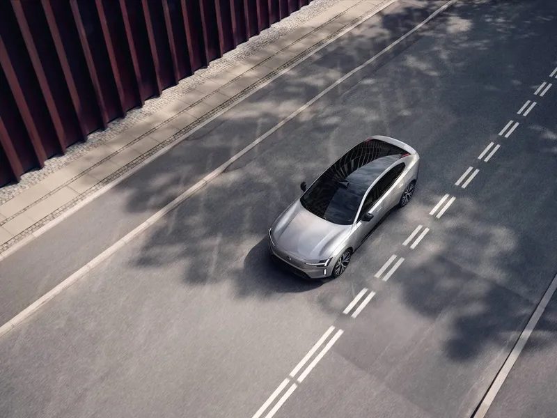 Novo Volvo ES90 chega ao Brasil em 2026 oferecendo 700 km de autonomia