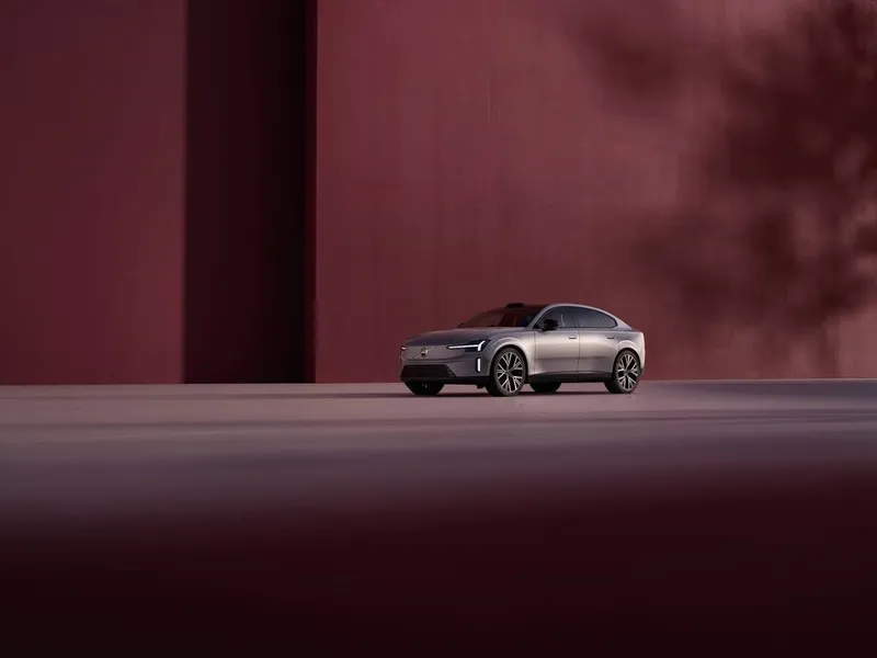 Novo Volvo ES90 chega ao Brasil em 2026 oferecendo 700 km de autonomia