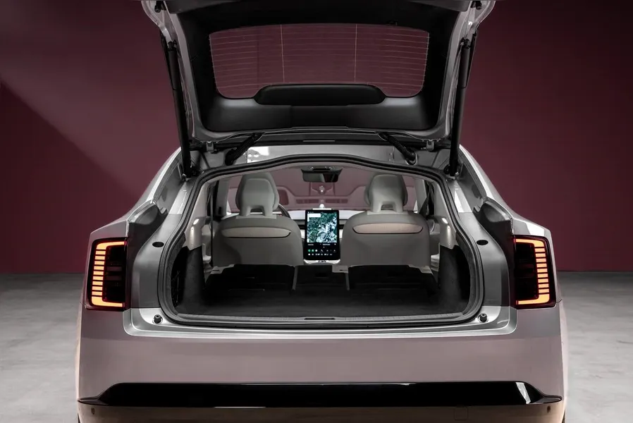 Novo Volvo ES90 chega ao Brasil em 2026 oferecendo 700 km de autonomia