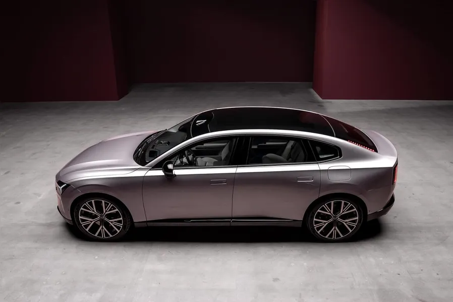 Novo Volvo ES90 chega ao Brasil em 2026 oferecendo 700 km de autonomia
