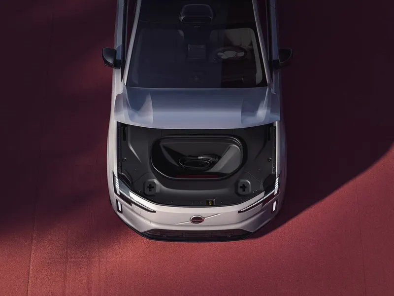 Novo Volvo ES90 chega ao Brasil em 2026 oferecendo 700 km de autonomia