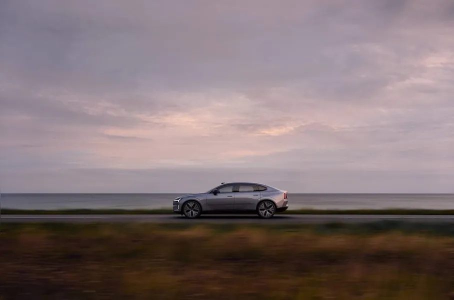 Novo Volvo ES90 chega ao Brasil em 2026 oferecendo 700 km de autonomia