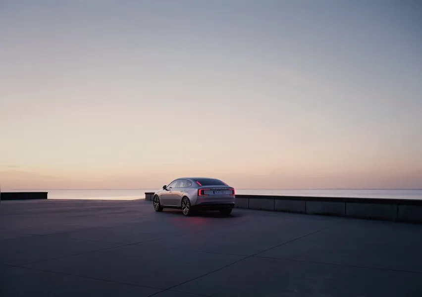 Novo Volvo ES90 chega ao Brasil em 2026 oferecendo 700 km de autonomia