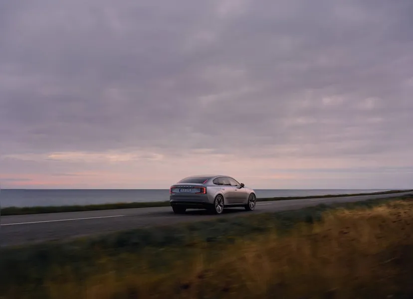 Novo Volvo ES90 chega ao Brasil em 2026 oferecendo 700 km de autonomia