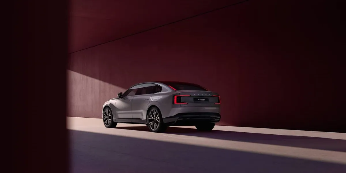 Novo Volvo ES90 chega ao Brasil em 2026 oferecendo 700 km de autonomia