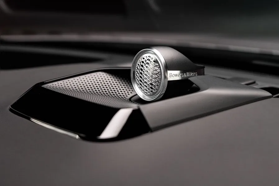 Novo Volvo ES90 chega ao Brasil em 2026 oferecendo 700 km de autonomia
