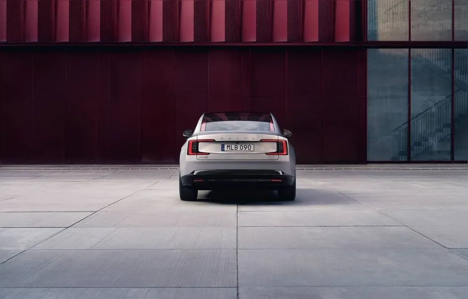 Novo Volvo ES90 chega ao Brasil em 2026 oferecendo 700 km de autonomia
