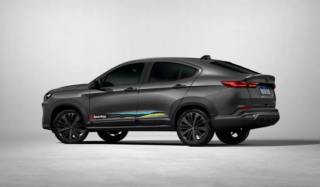 Fiat Pulse e Fastback híbridos ganham edição especial Lollapalooza Brasil 2025