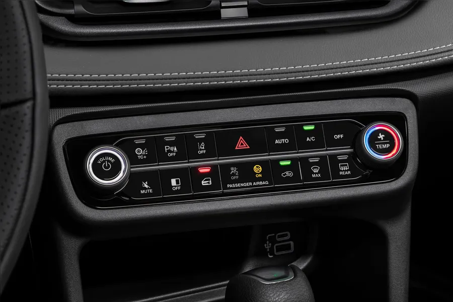 Fiat Pulse e Fastback híbridos ganham edição especial Lollapalooza Brasil 2025