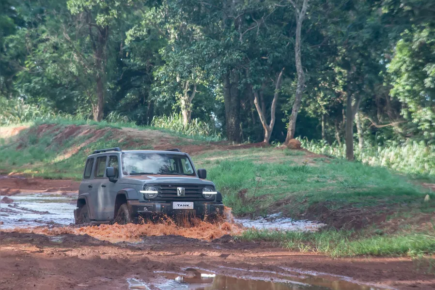 GWM Tank 300 2026 estreia no Brasil no dia destinado ao 4x4 por R$ 333.000 mil