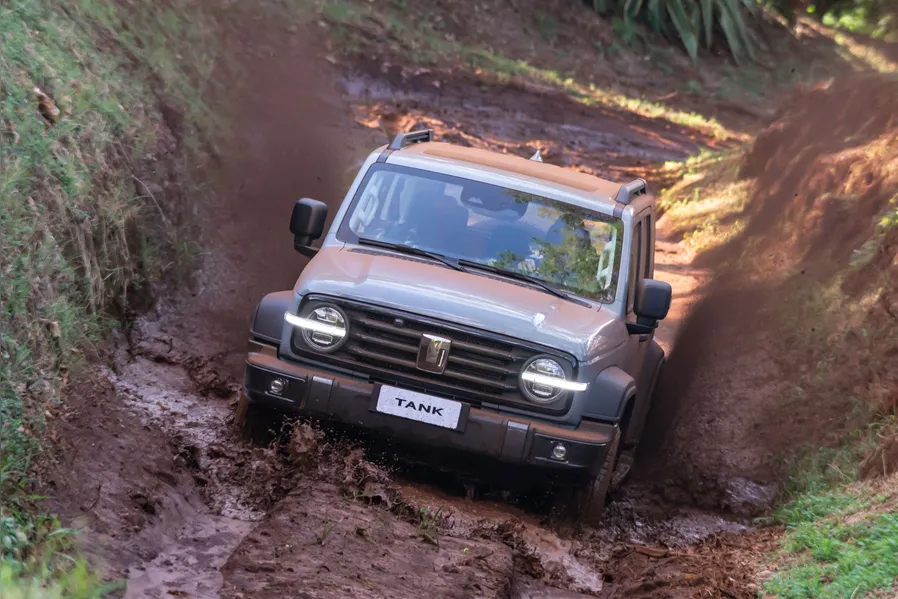 GWM Tank 300 2026 estreia no Brasil no dia destinado ao 4x4 por R$ 333.000 mil