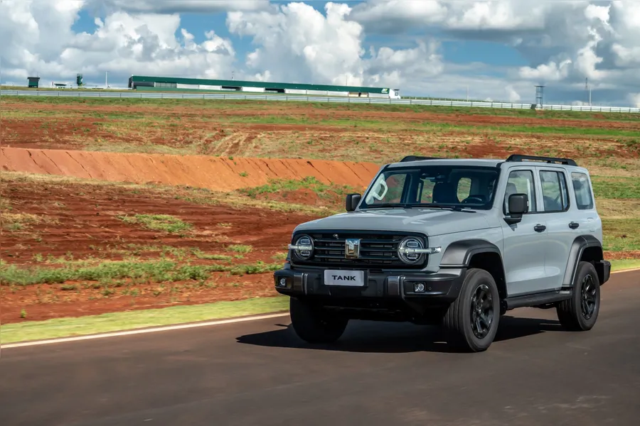 GWM Tank 300 2026 estreia no Brasil no dia destinado ao 4x4 por R$ 333.000 mil