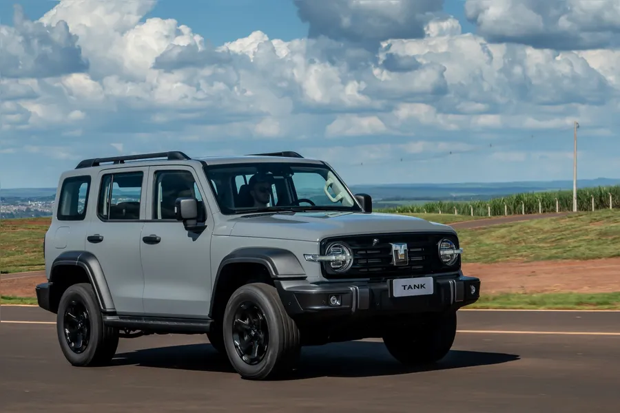 GWM Tank 300 2026 estreia no Brasil no dia destinado ao 4x4 por R$ 333.000 mil