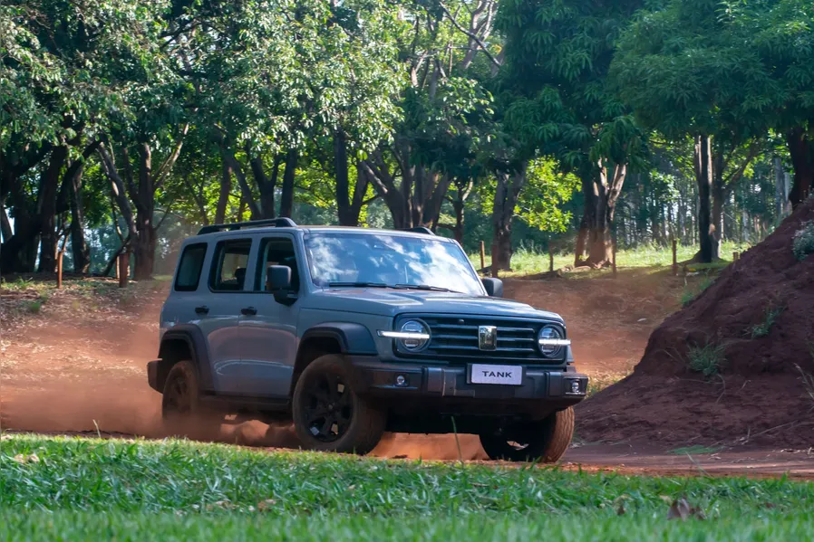 GWM Tank 300 2026 estreia no Brasil no dia destinado ao 4x4 por R$ 333.000 mil