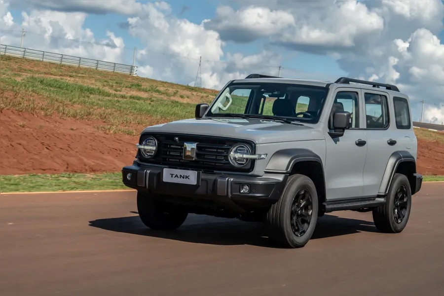 GWM Tank 300 2026 estreia no Brasil no dia destinado ao 4x4 por R$ 333.000 mil