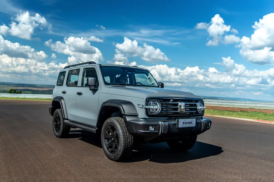 GWM Tank 300 2026 estreia no Brasil no dia destinado ao 4x4 por R$ 333.000 mil