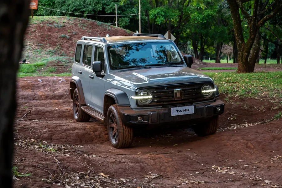 GWM Tank 300 2026 estreia no Brasil no dia destinado ao 4x4 por R$ 333.000 mil
