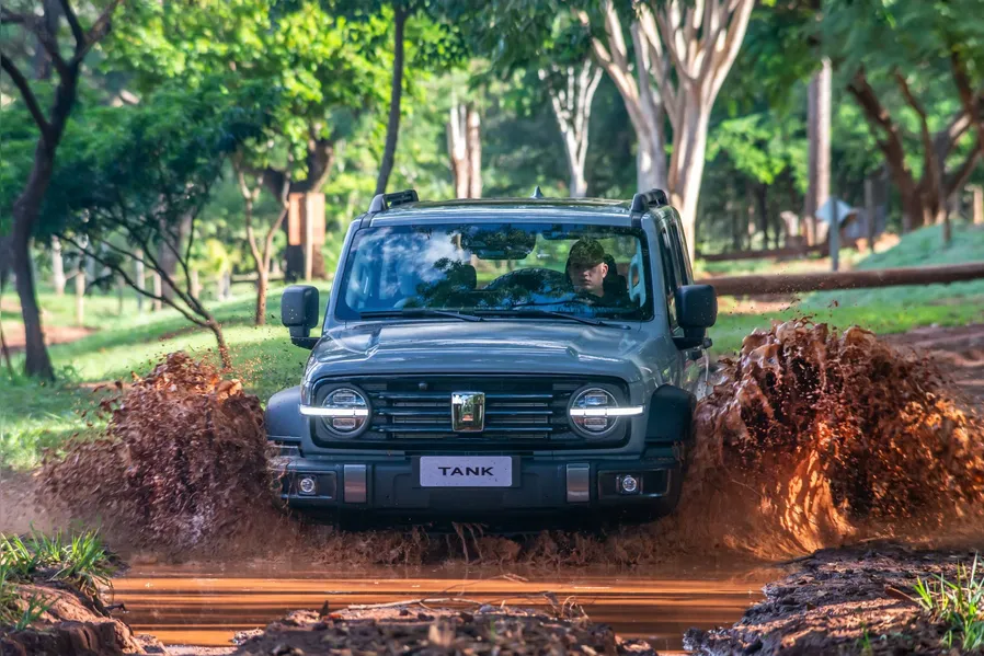GWM Tank 300 2026 estreia no Brasil no dia destinado ao 4x4 por R$ 333.000 mil