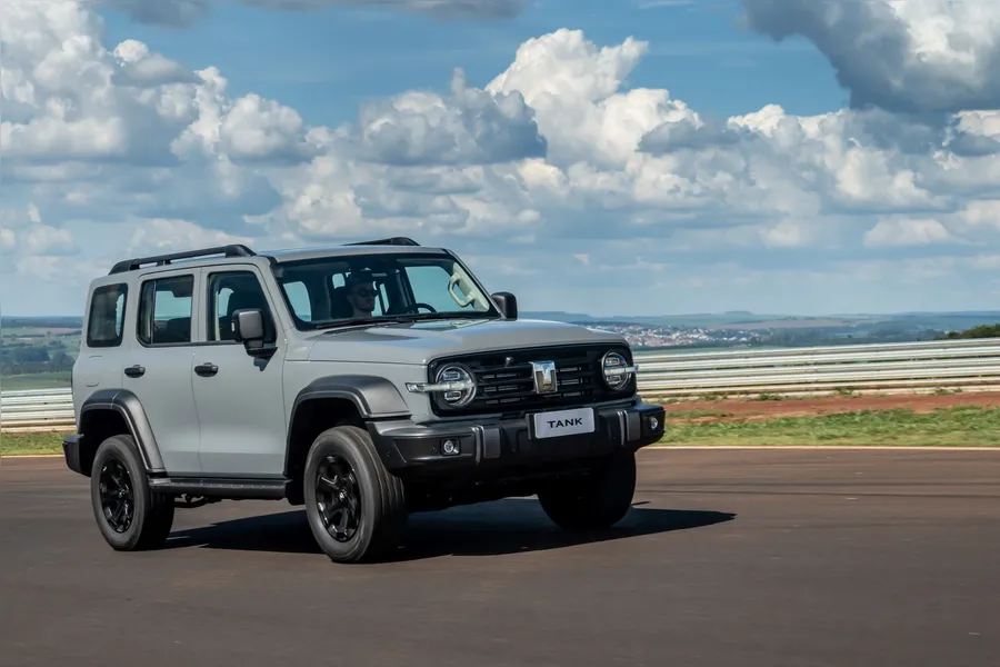 GWM Tank 300 2026 estreia no Brasil no dia destinado ao 4x4 por R$ 333.000 mil