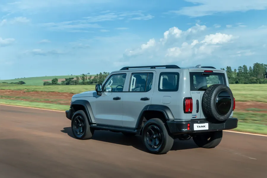 GWM Tank 300 2026 estreia no Brasil no dia destinado ao 4x4 por R$ 333.000 mil