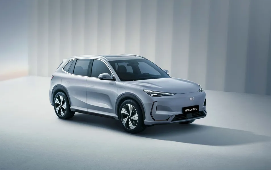 Geely retorna ao Brasil em parceria com a Renault e anuncia o SUV elétrico EX5 para julho