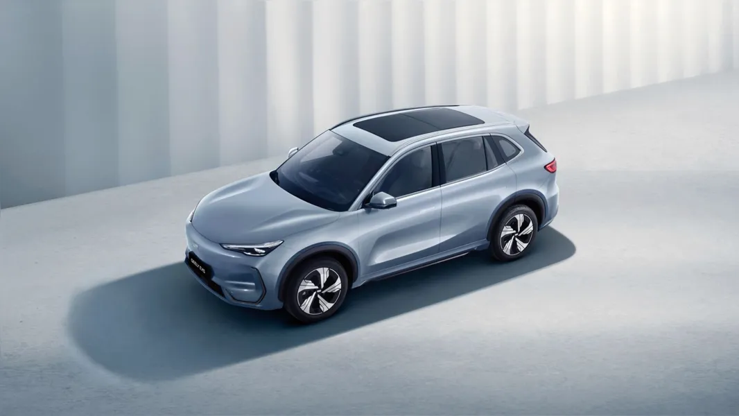 Geely retorna ao Brasil em parceria com a Renault e anuncia o SUV elétrico EX5 para julho