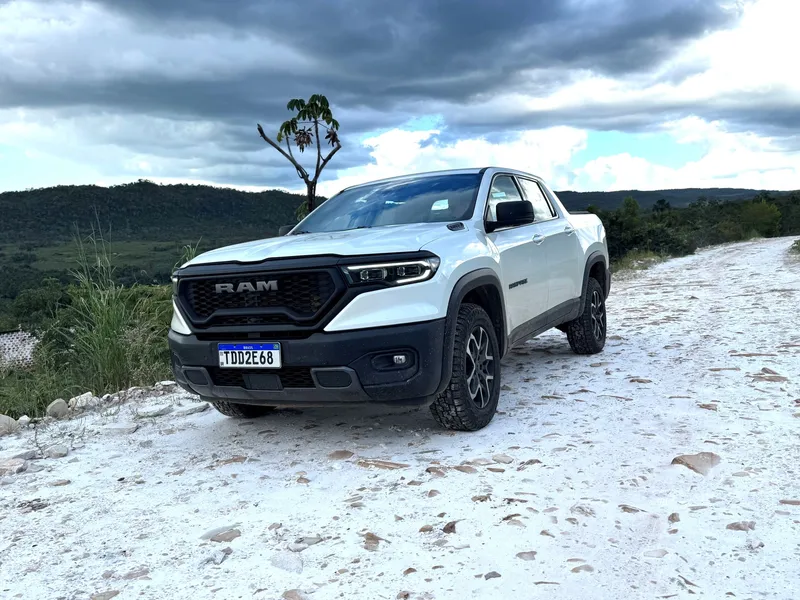 Teste: Rampage 2025 avança com o novo motor 2.2 turbodiesel de 200 cv
