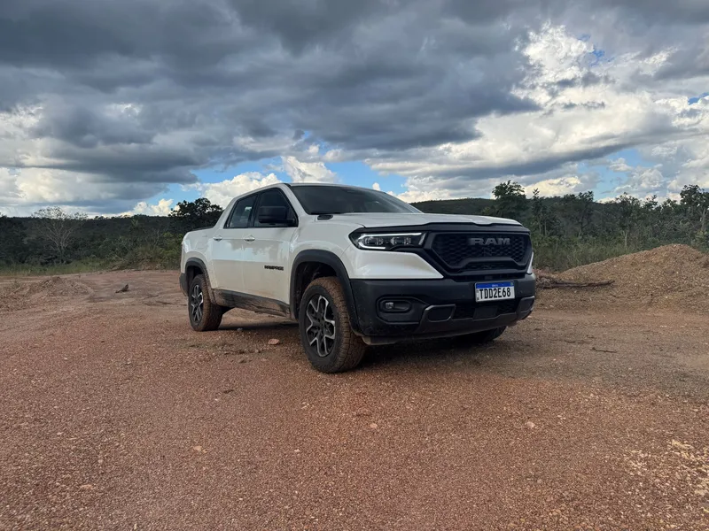Teste: Rampage 2025 avança com o novo motor 2.2 turbodiesel de 200 cv